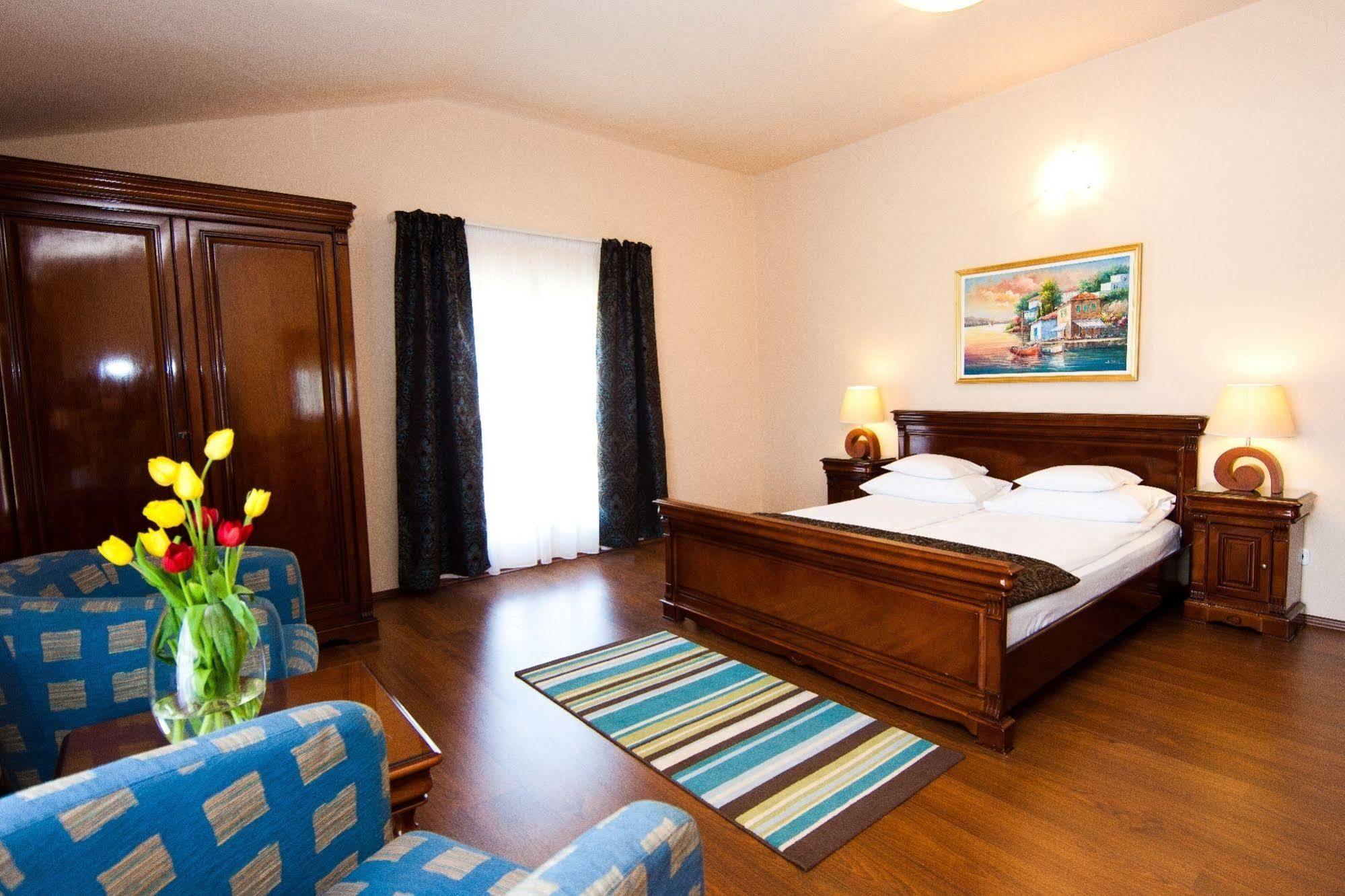 Hotel Onix クルージュ＝ナポカ エクステリア 写真