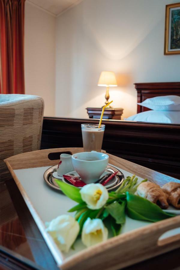 Hotel Onix クルージュ＝ナポカ エクステリア 写真